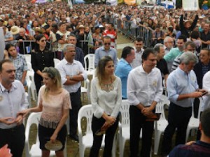 Governador, primeira-dama e políticos participam da Missa do Dia 20 em homenagem a Padre Cícero, em Juazeiro