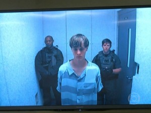 Governadora da Carolina do Sul pede pena de morte a atirador de igreja