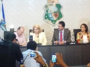 Governo do CE assina convênios que garantem trabalho a detentos no CE