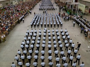 Governo do Ceará anuncia promoção de 1.800 PMs e bombeiros