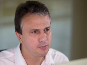 Camilo Santana confirma o fechamento de 67 cadeias no interior do Ceará nos últimos dias