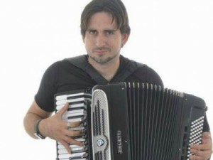 Governo não paga artistas do São João e sanfoneiro cobra a dívida com forró: "Tenho contas a pagar"