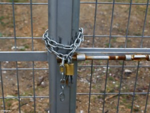 Grades, portões e cadeados para driblar o medo