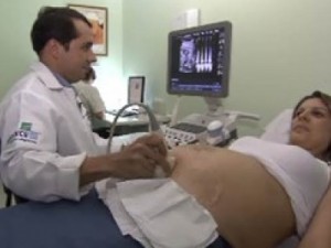 Grávida de quíntuplos descobre que terá quatro meninas: 'Imagina na TPM'