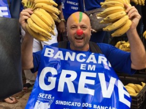 Greve dos bancários completa duas semanas