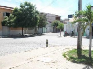 Grupo faz reféns em assalto a banco em Novo Oriente, no Ceará