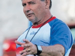 Guarani de Juazeiro oficializa Filinto Holanda