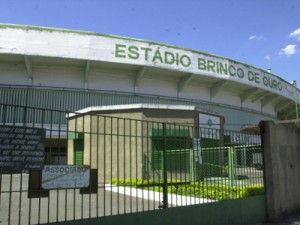 Guarani sai na frente duas vezes, mas cede empate ao Brasil de Pelotas