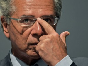 Guedes: com simplificação de impostos carga pode cair para 20% do PIB