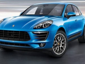 Guiando Porsche de R$ 300 mil, mulher é rendida em shopping na Barra e liberada em favela da Zona Norte, após uma hora e meia