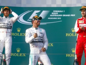 Hamilton vence, e Felipe Nasr tem a melhor estreia de um brasileiro na F-1