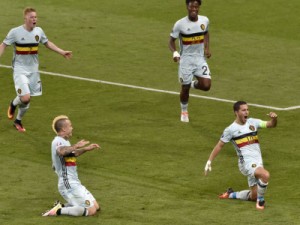 Hazard desperta e Bélgica se classifica com a maior goleada da Euro