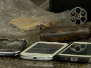 Homem bate em ônibus durante fuga, atira no motorista e é preso no Ceará