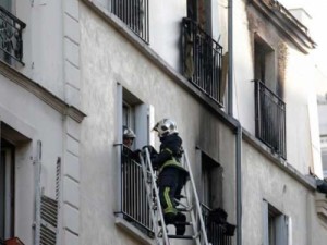 Homem é detido após incêndio que deixou mortos em Paris