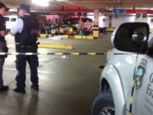 Homem é executado a tiros em estacionamento de supermercado no Montese
