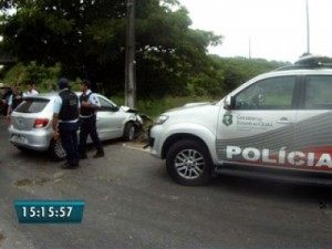 Homem fura blitz no CE, troca tiros com PM e morre em perseguição