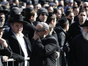 Homem lamenta morte de sete filhos em incêndio: 'Perdi tudo'