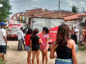 Homem mata a esposa a facadas e depois comete suicídio em Maranguape