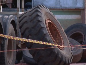Homem morre após pneu de trator cair sobre ele em borracharia