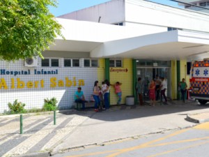 Hospital Albert Sabin realiza nova técnica cirúrgica de correção da bexiga