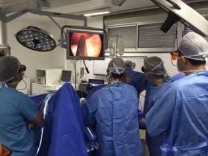 Hospital troca cirurgia de próstata por laser que 'vaporiza' glândula no DF