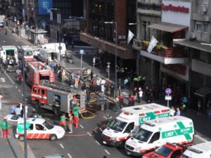 Incêndio deixa um morto e mais de 50 feridos em Buenos Aires