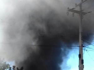 Incêndio em galpão de reciclagem no Bairro Cirolandia