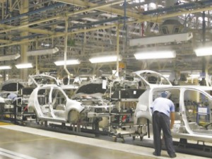 Indústria brasileira fecha 2017 com crescimento de 2,5%, após três anos de queda