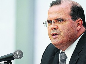 Inflação deve atingir pico neste trimestre, diz presidente do BC