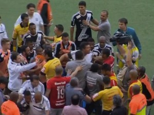 Inter e Ponte termina em confusão na porta dos vestiários do Beira-Rio