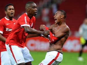 Inter vence Ypiranga e assume ponta em noite de descontrole de Fabrício