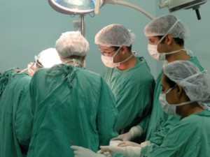 Irmãos recebem rins do mesmo doador no Ceará: 'situação rara no mundo'