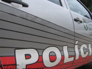 Jardim-CE Dupla toma moto de assalto e assassina homem dentro do carro