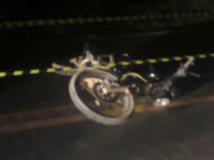 Jardim-CE Mulher morre em colisão de moto com carroça