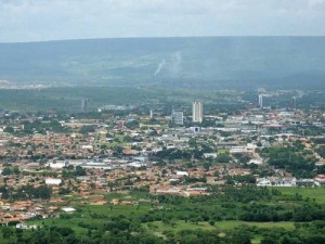 Juazeiro do Norte-CE Homem morre ao bater o carro em placa de sinalização