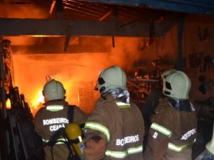 Juazeiro do Norte-CE Incêndio mata uma idosa e deixa outra gravemente ferida