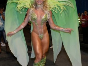 Juju Salimeni nega estrelismo e fala sobre fantasia: "Diferenciada"