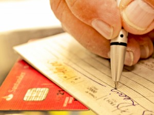 Juro do cheque especial é o maior desde 95 e do cartão beira 350%