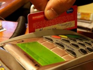 Juro no rotativo do cartão de crédito sobe para 342,2% ao ano em fevereiro