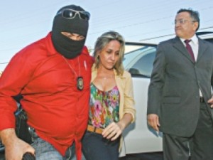 Justiça decreta a prisão e Cristiane Renata se entrega