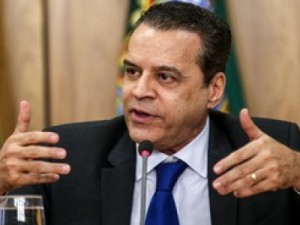 Justiça do DF reabre ação de improbidade contra Henrique Alves