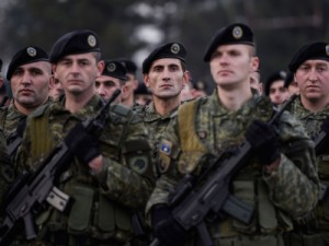 Kosovo anuncia criação de Exército, mais uma fonte de tensão com a Sérvia