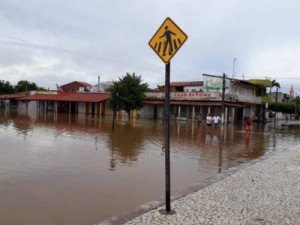 Lavras da Mangabeira tem a maior chuva do dia, 148mm; Rio Salgado registra cheia
