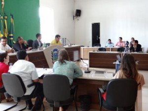 Legislativo é surpreendido com ausência de autoridades na Audiência Pública