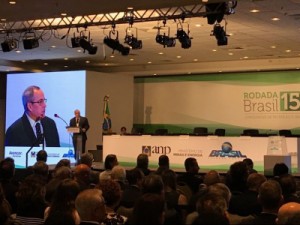 Leilão de petróleo e gás da ANP arrecada R$ 8 bilhões em bônus e bate novo recorde