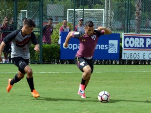 Lesão no joelho pode tirar Morato por sete meses do São Paulo