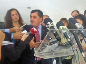 Líder do governo na Câmara nega crise na base e fala em 'pacificação'