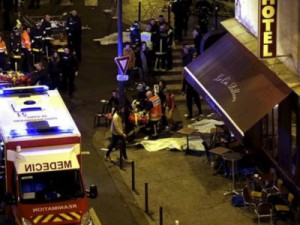 Líderes manifestam solidariedade após ataques em Paris