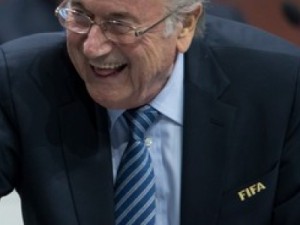 Limites para o presidente da Fifa: 74 anos de idade e 12 anos no poder