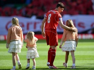 Liverpool sofre virada diante do Palace na despedida de Gerrard no Anfield